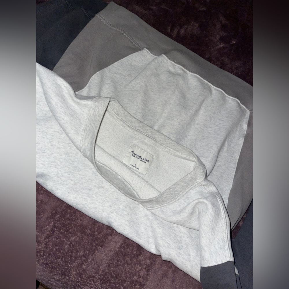 Crew neck - Picture 2 of 2